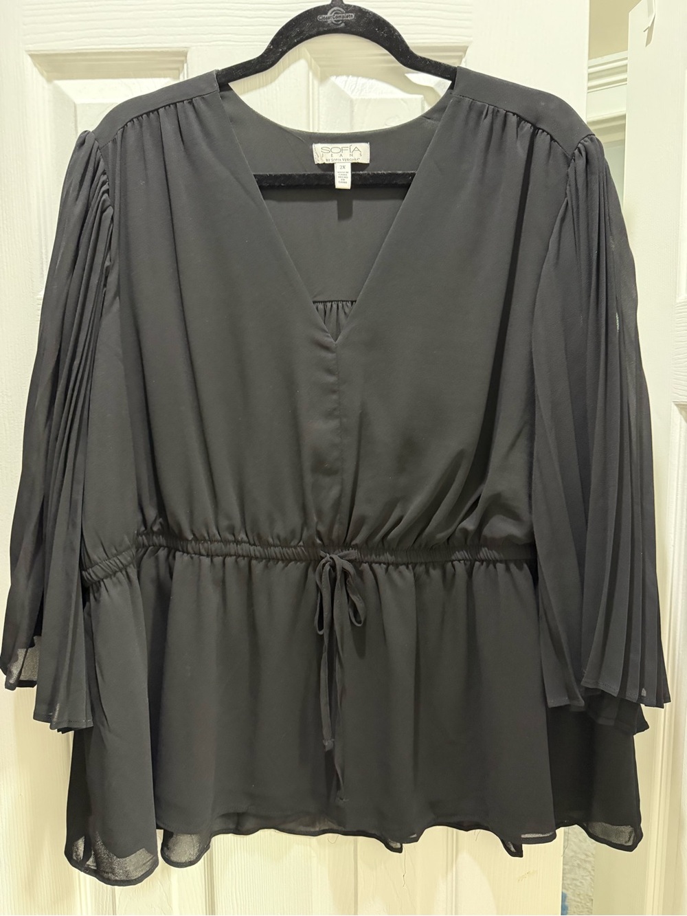 sofia by sofia vergara Black V-Neck Drawstring Peplum Blouse